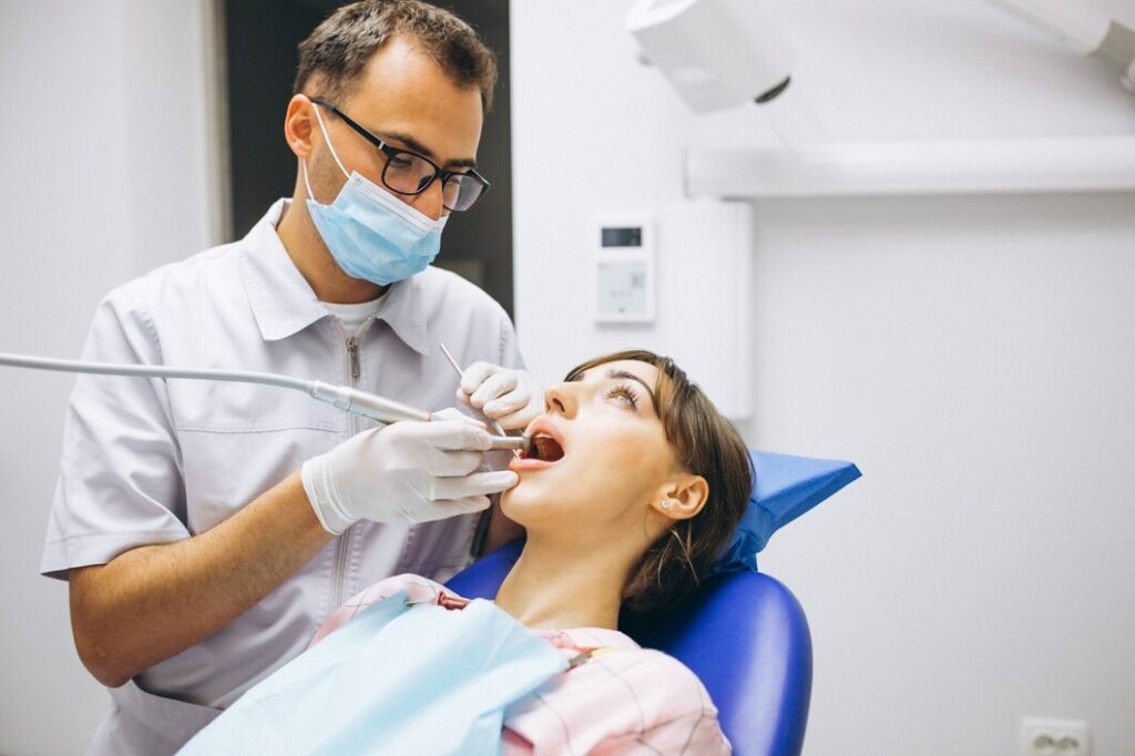 contabilidade para clínica odontológica na R2 Saúde.