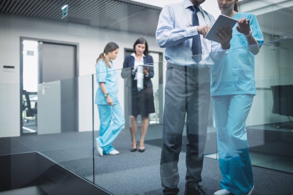 Saiba o que é e como a equiparação hospitalar de clínicas pode reduzir custos.