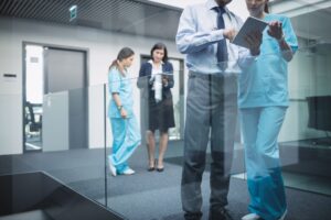 Saiba o que é e como a equiparação hospitalar de clínicas pode reduzir custos.