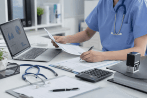 CNAE 8650-0/01: guia para enfermeiros abrirem CNPJ e pagarem menos impostos