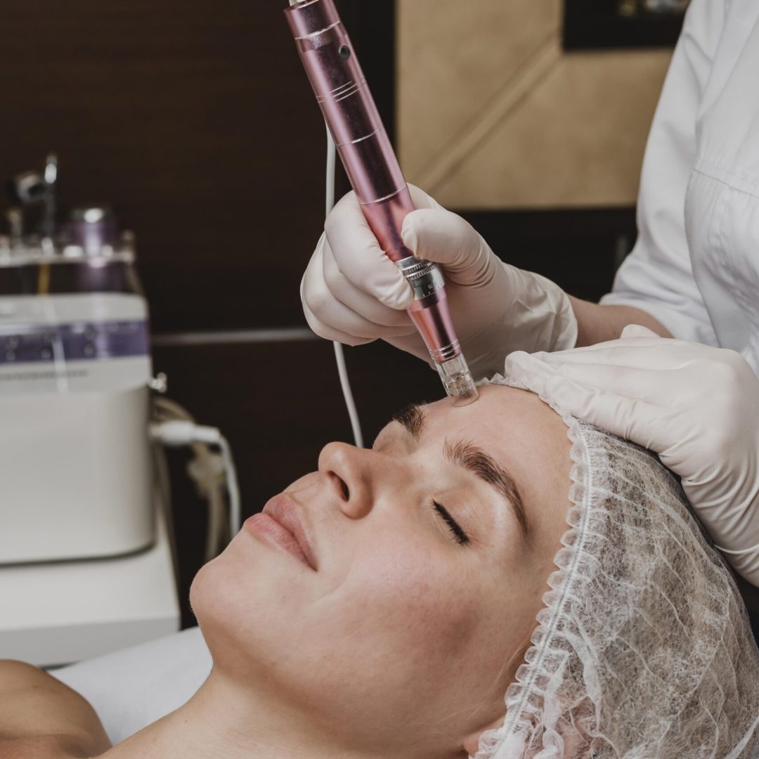 woman-wellness-center-having-cosmetic-treatment